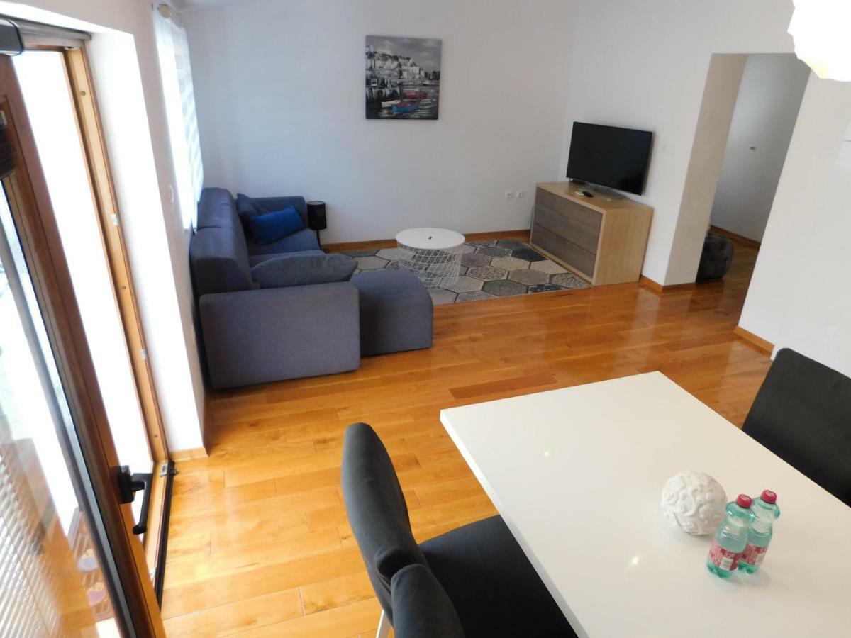 Apartment Novigrad Holiday Exterior photo